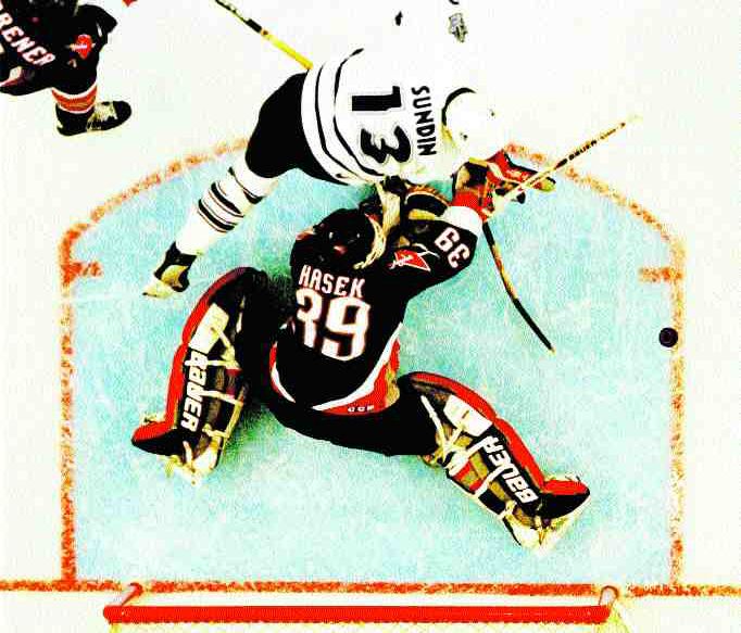 Scrambling for loose business Image