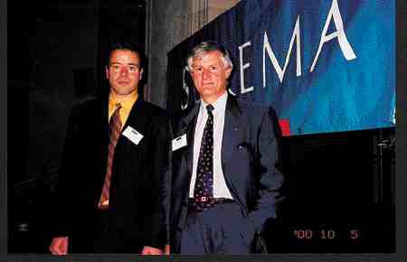 On The Move (December 01, 2000) Image