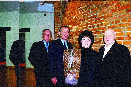 On The Move (April 01, 2003) Image