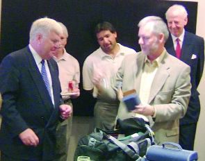 On the Move (August 01, 2004) Image