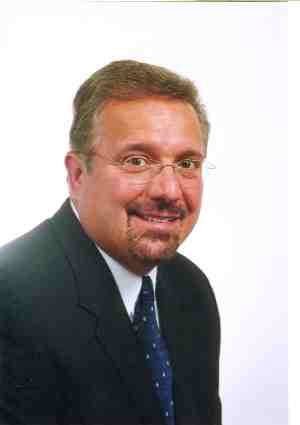 On the Move (October 01, 2004) Image