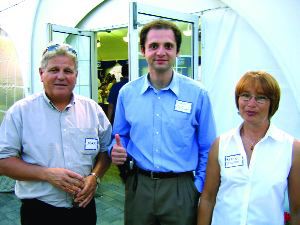 Views (October 01, 2005) Image