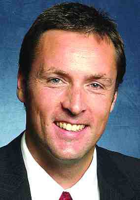 Moves (February 01, 2006) Image