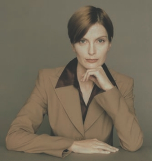 Women Looking Up Image