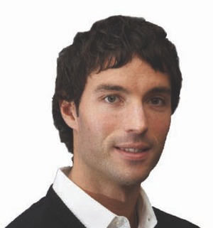 Moves & Views (August 01, 2010) Image