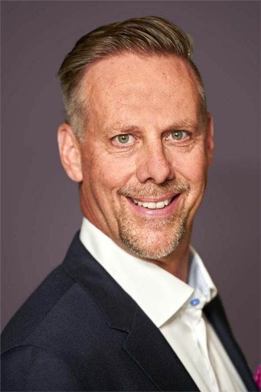 Moves and Views Image