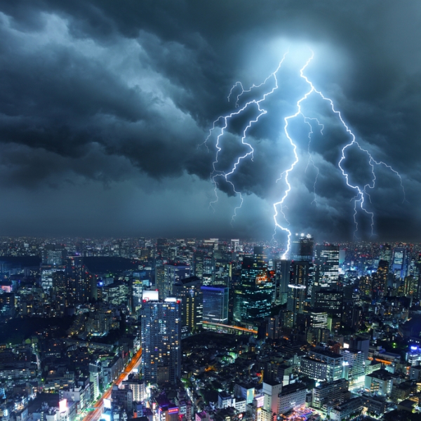 Number of lightning-related homeowners insurance claims in the U.S. down slightly in 2015, but severity up 7% Image