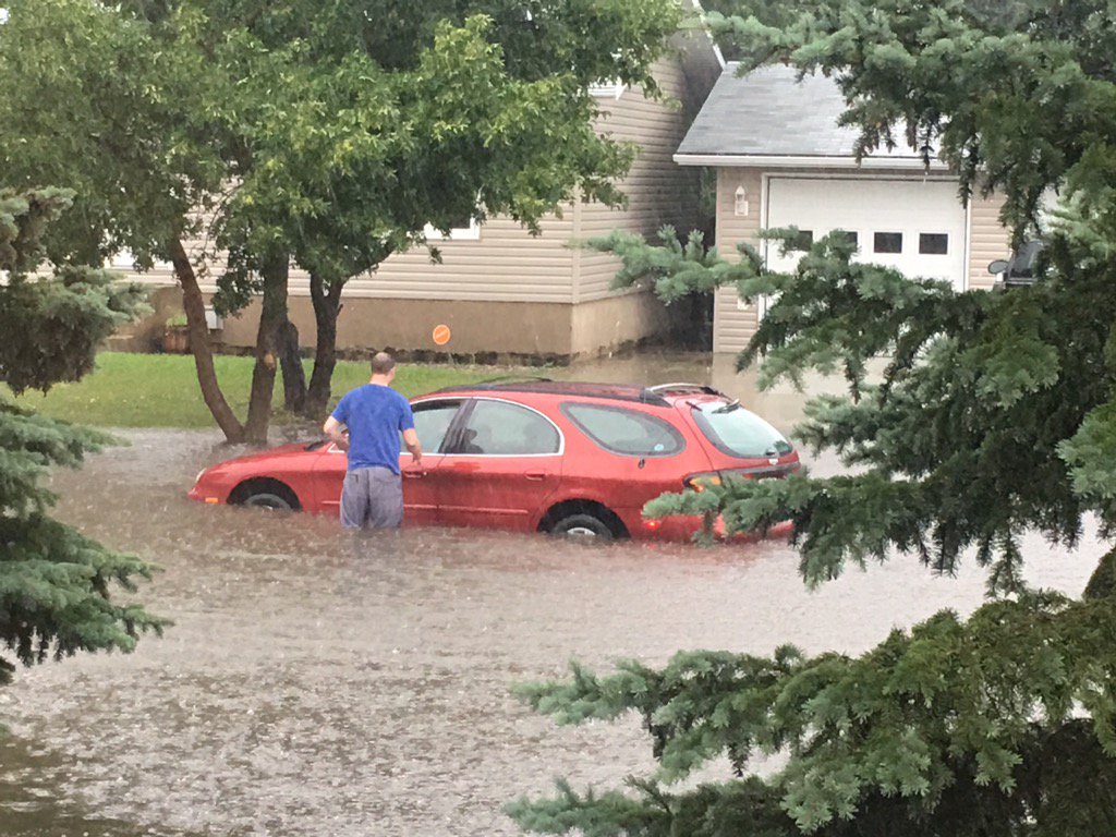 Flash flooding triggers emergency declaration in Saskatchewan city Image
