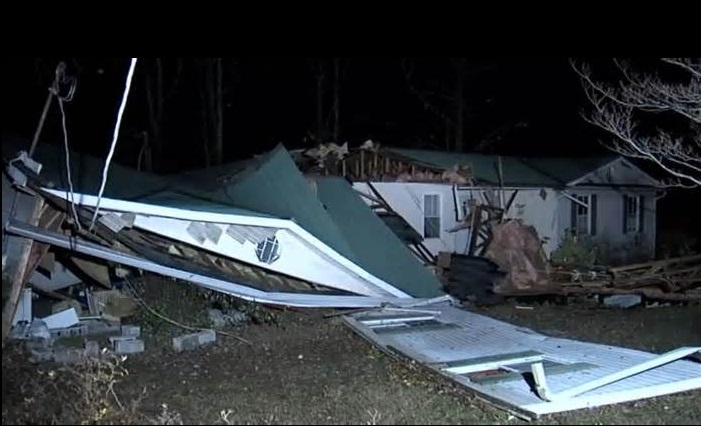 Death toll in storms sweeping southern U.S. increases to five Image