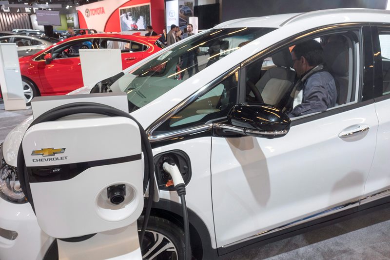 Quebec electric vehicle law sparks concern within automotive industry Image