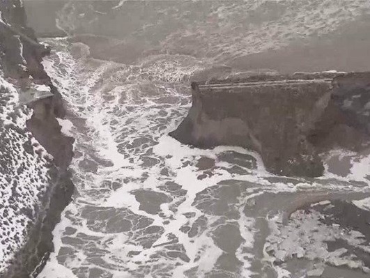 U.S. National Weather Service issues flash flood warning after dam fails Image