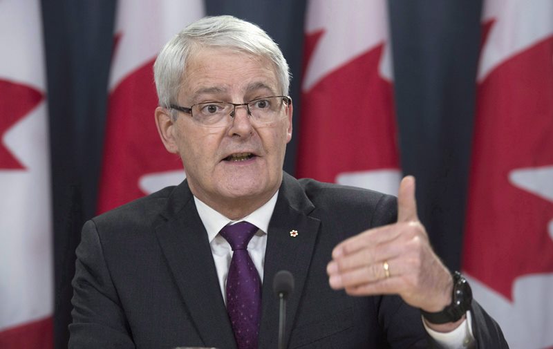 Garneau calls for tough national standard for distracted drivers using cellphones Image