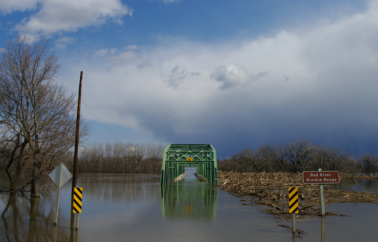 Flood risk remains moderate to major in western Manitoba, eases in Red River Valley: provincial government Image