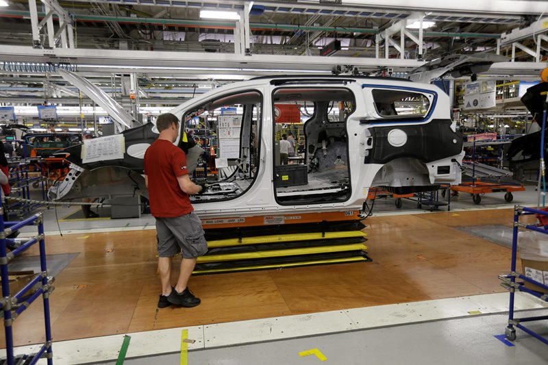 FCA, Google begin offering rides in self-driving cars Image