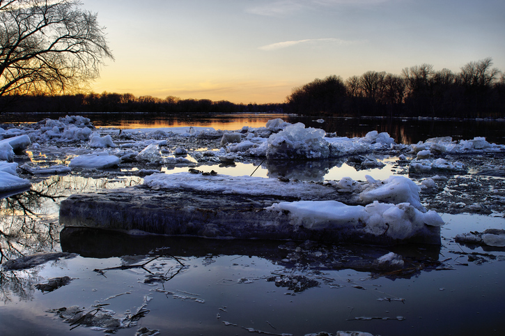 Red River crests in Winnipeg, flood watch issued west of the Manitoba capital Image