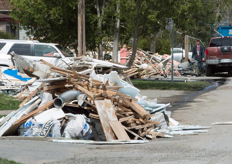 Quebec premier wants to announce flood compensation changes before end of week Image
