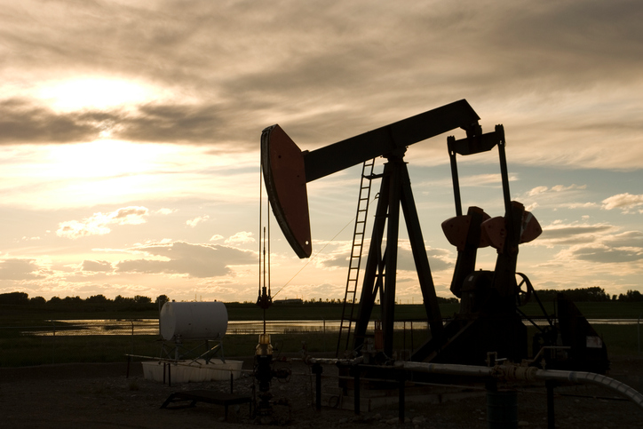 Alberta advisory group recommends penalties for heavy oilsands emitters if cap hit Image