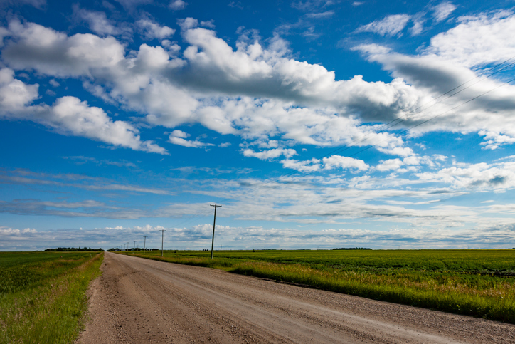 Manitoba Public Insurance and RCMP partner to promote gravel road safety Image