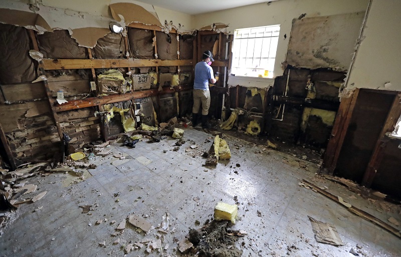 Hurricanes expected to deliver 1.4 billion euro hit to Munich Re in third quarter, total tally estimated at 2.7 billion euros Image