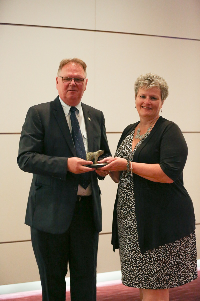 ORIMS presents Tony Lackey with 2017 Donald M. Stuart Award at RIMS Canada Conference Image