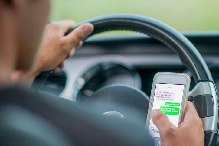Insurers applaud Quebec’s tougher stance on distracted driving Image