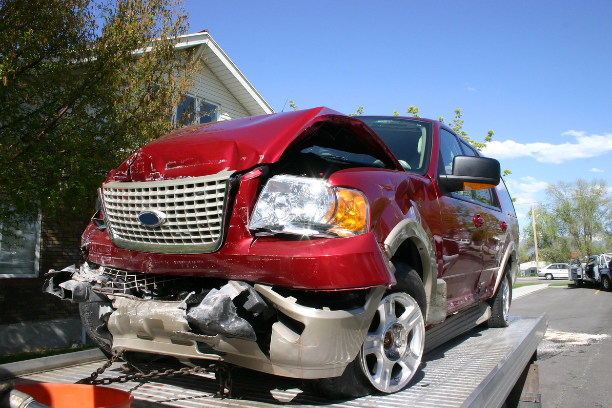 Should body shops be allowed to pay referral fees to towing firms? Image