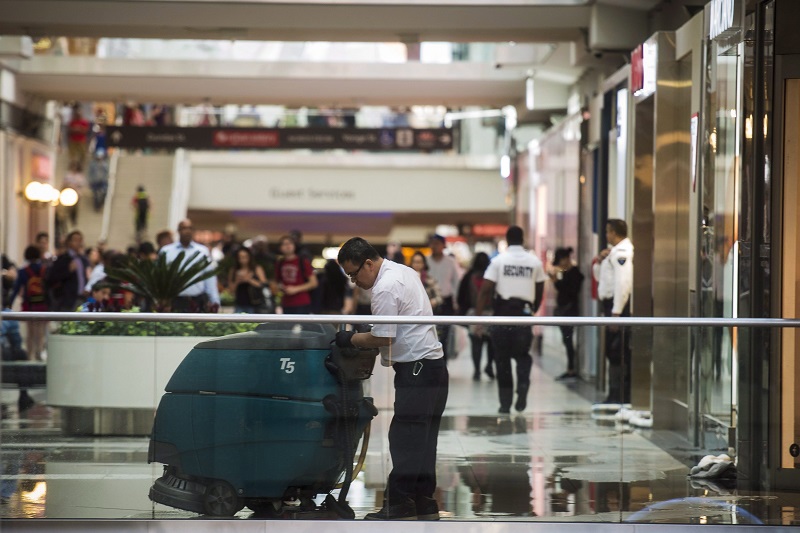 Toronto’s Eaton Centre mall springs a leak after rain storm Image