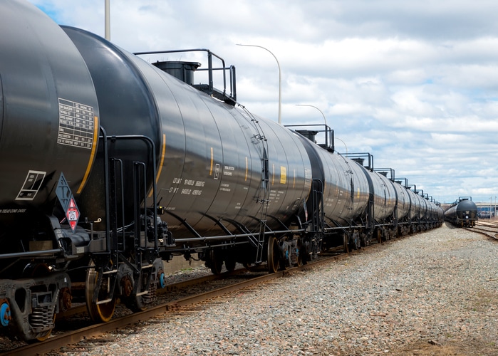 Federal government accelerates phase out of rupture-prone rail tankers Image