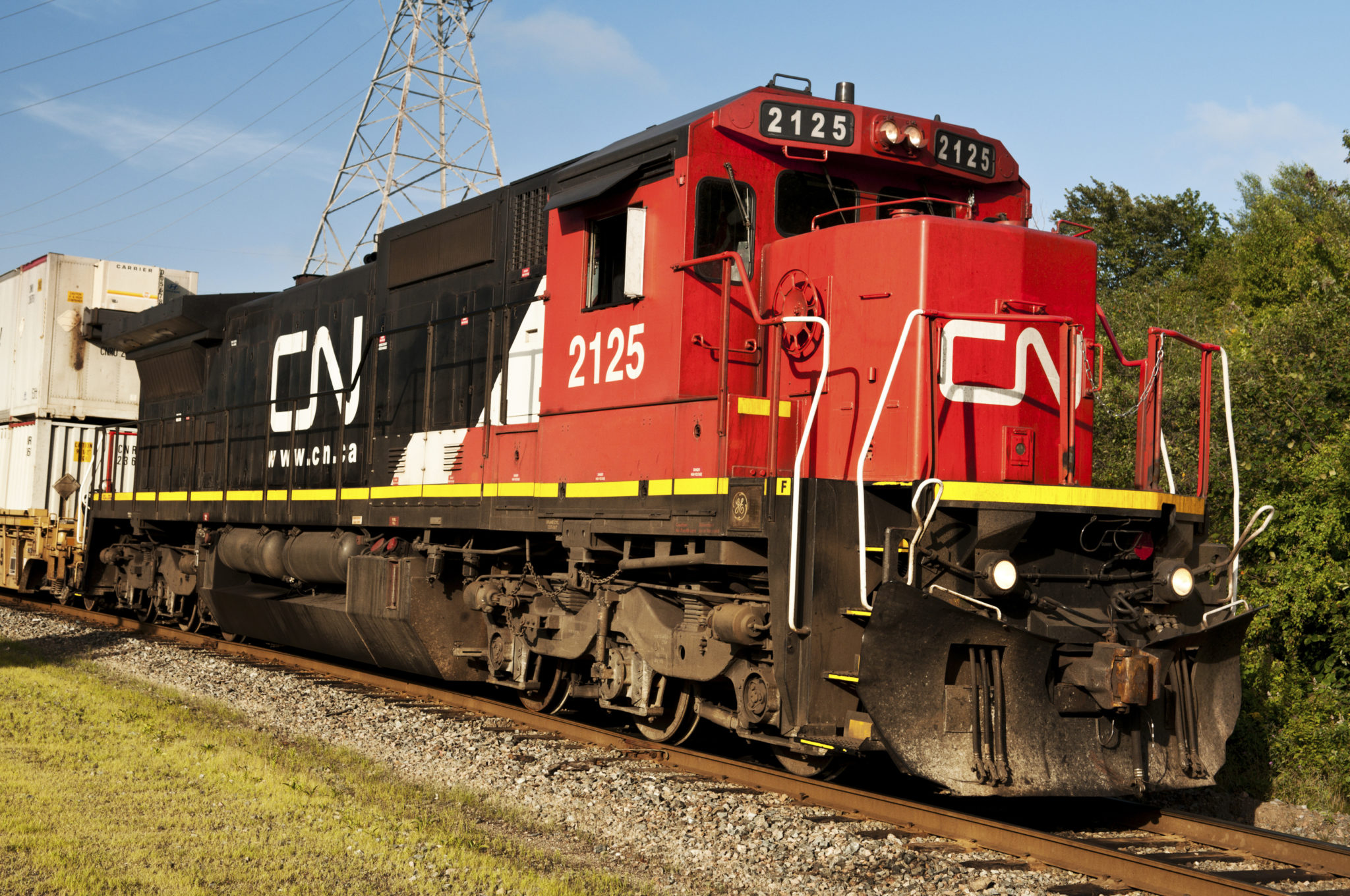 CN Rail shuts down eastern Canada rail network Image