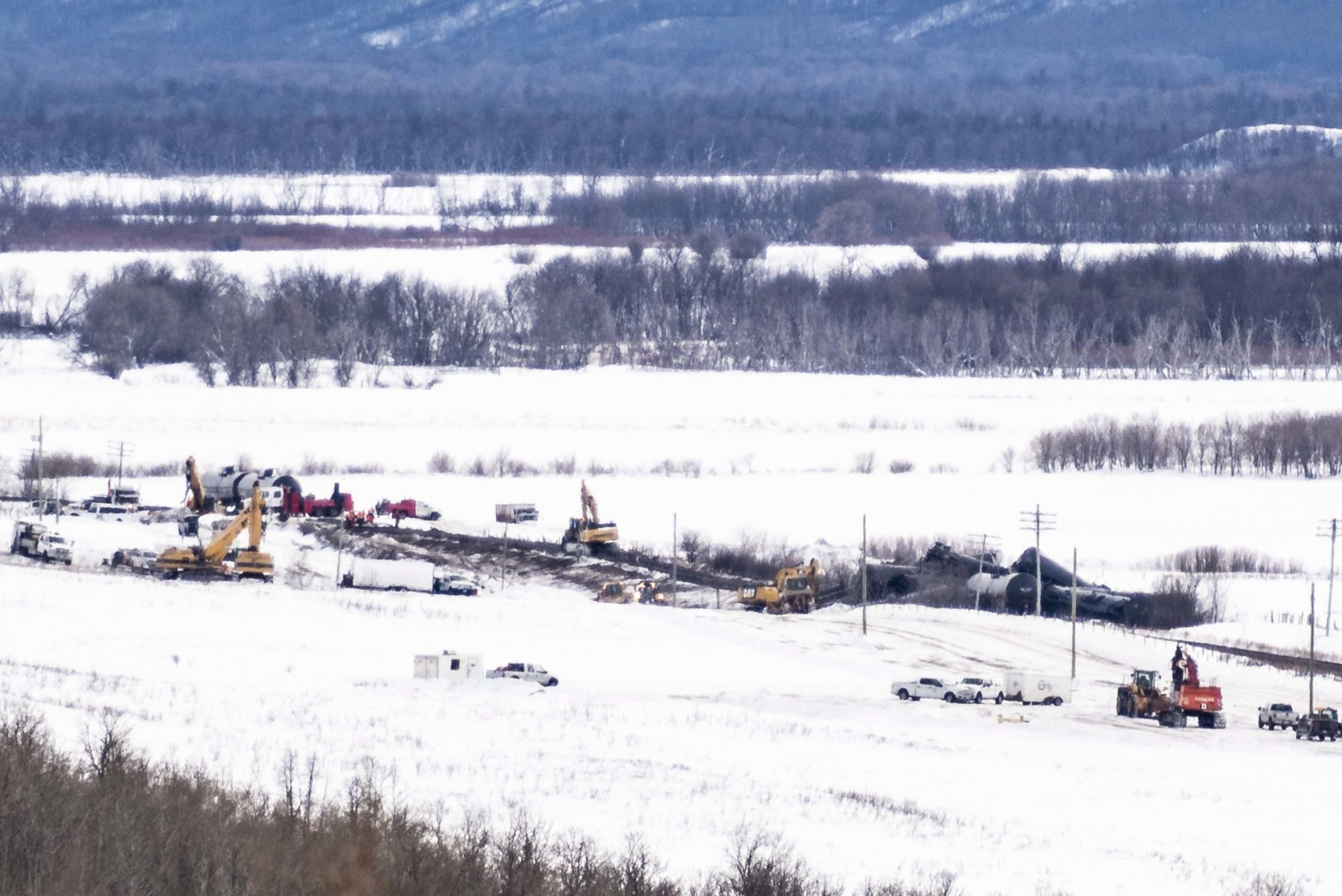 Million litres of crude oil released in Manitoba train derailment: TSB Image