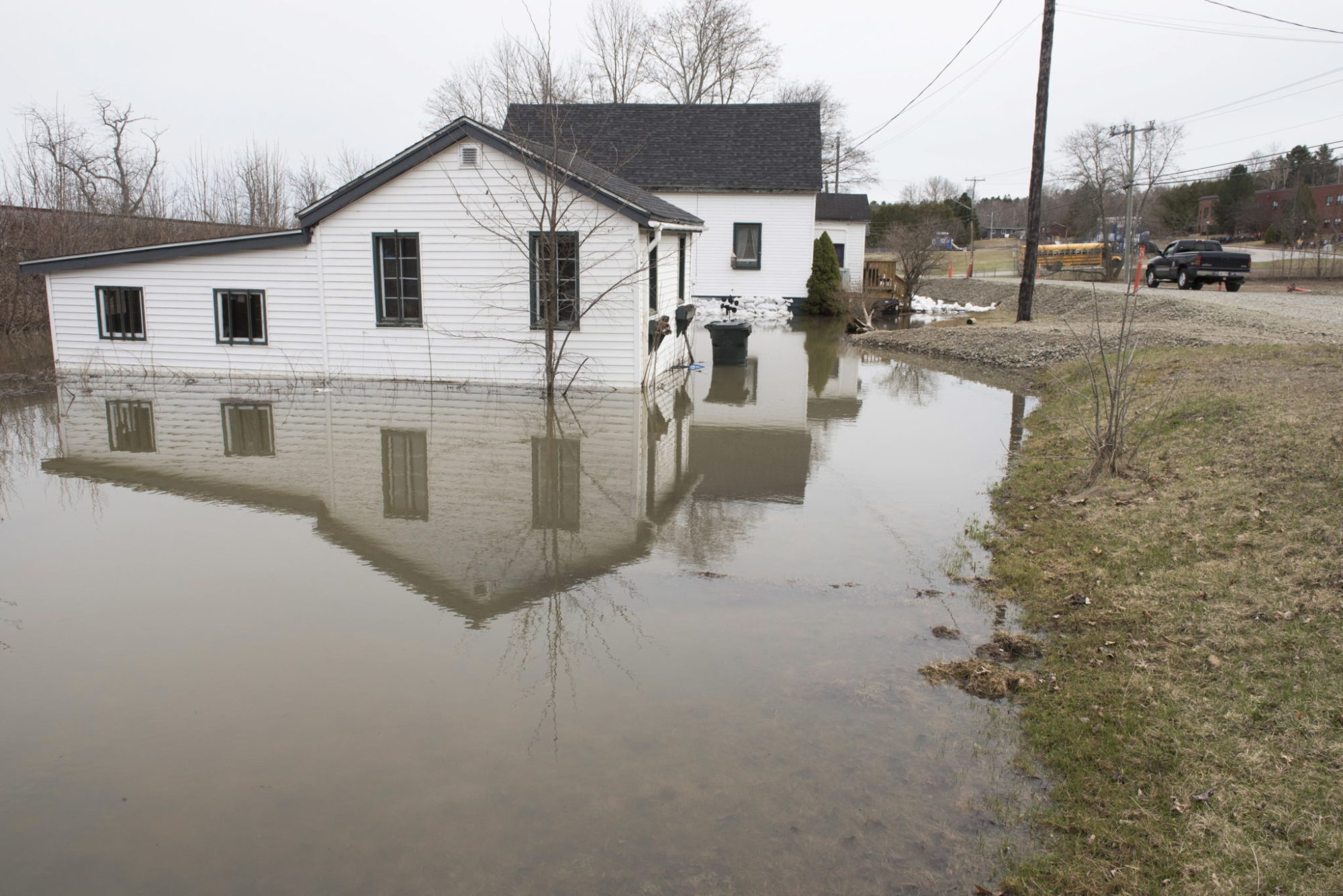 Health and safety inspection teams head to flood affected zones in New Brunswick Image
