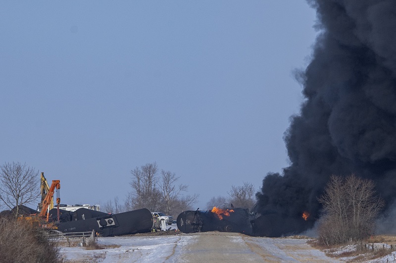 Crews still battling fire from Saskatchewan train derailment Image