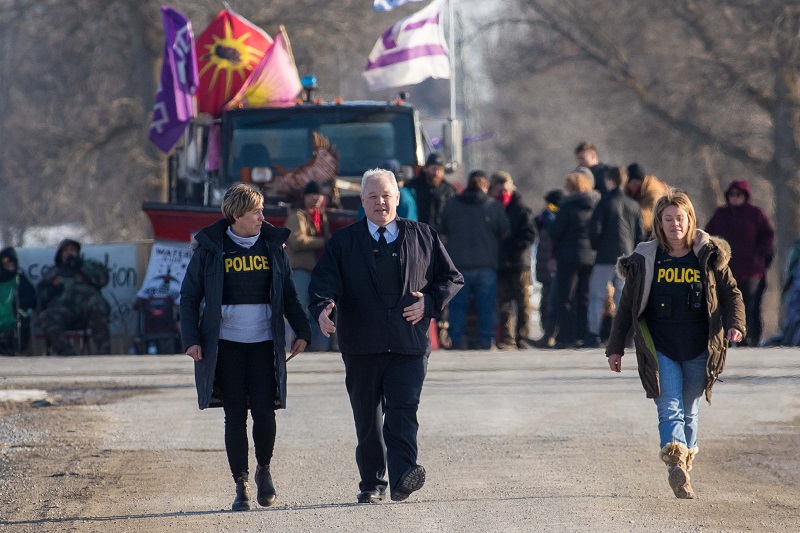 Police move to clear rail blockade on Tyendinaga Mohawk Territory Image