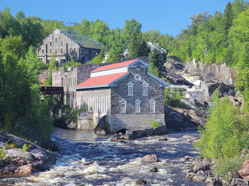 Top 5 insurer expanding into Quebec commercial Image