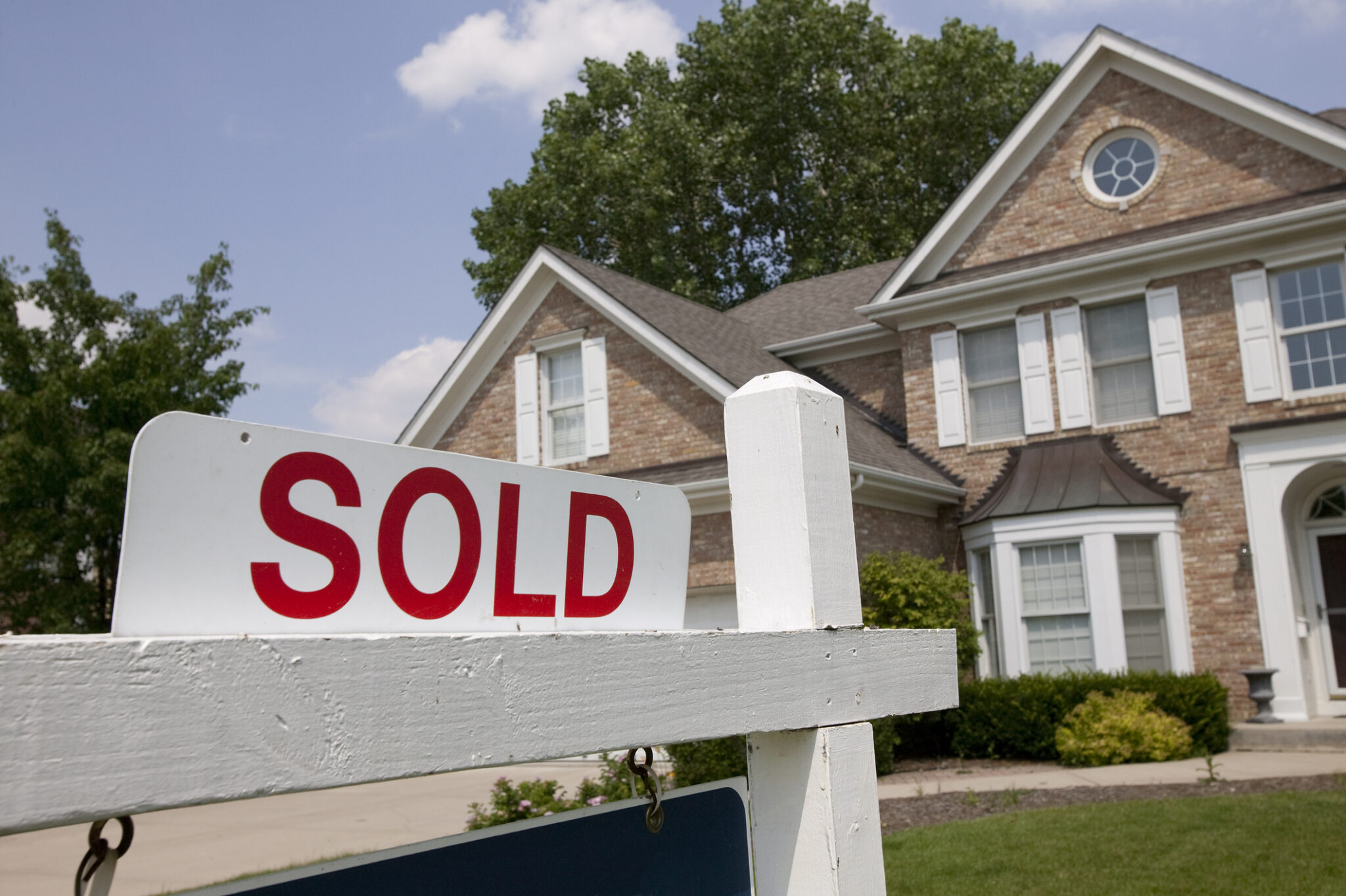 Canadian home sales up 76% year over year, set new March record: CREA Image