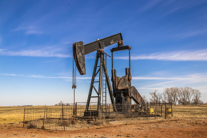 Study says easing rules on transfer of unreclaimed oil wells could speed cleanup Image