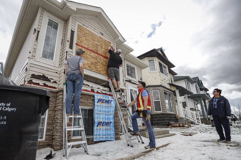 Pilot project takes aim at Calgary hail, wind damage Image
