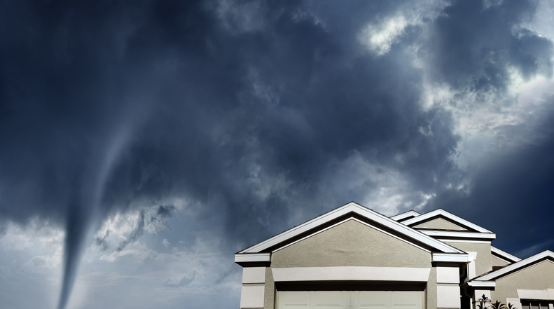 Tornado touchdown causes damage in midwestern Ontario Image