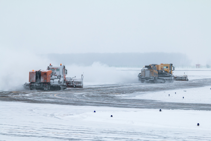 Pile of snow pulled passenger plane off runway in British Columbia: safety board Image