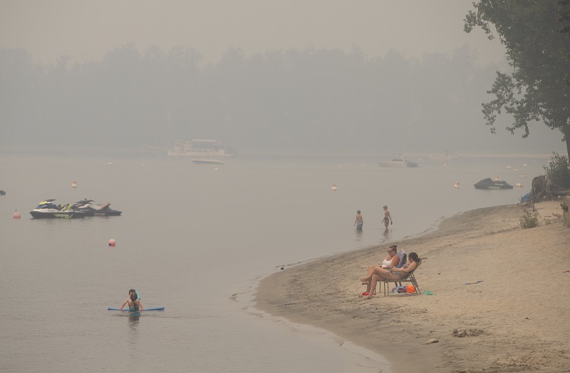 Some evacuation orders, alerts, lifted near B.C. wildfire but heat set to return Image