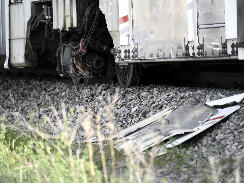 Off the rails again: Ottawa’s troublesome trains keep jumping the tracks Image