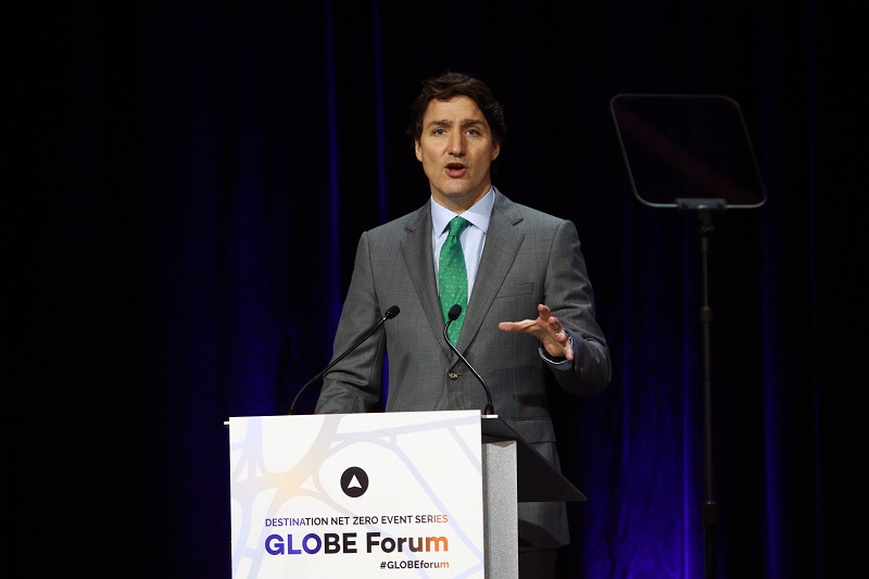 Oil and gas sector emissions need to be cut two-fifths by 2030, new climate plan says Image