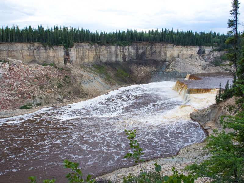 Heavy flooding forces residents of Northwest Territories town from their homes Image