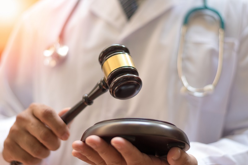 Court strikes down cap on costs for auto injury experts Image