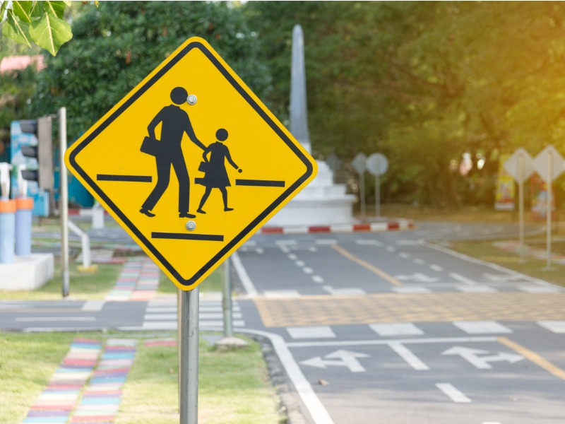 Insurer urges lessons for driving in school safety zones Image