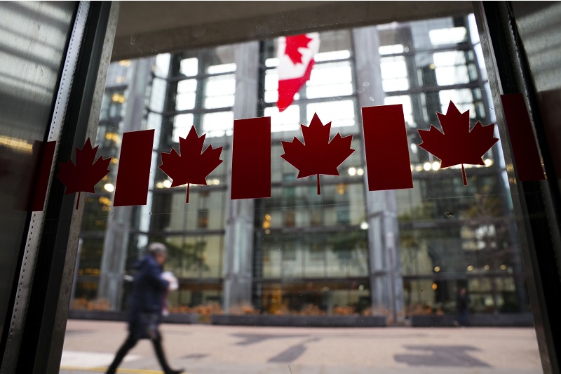 Bank of Canada hikes key rate by half percentage point, signals possible pause Image