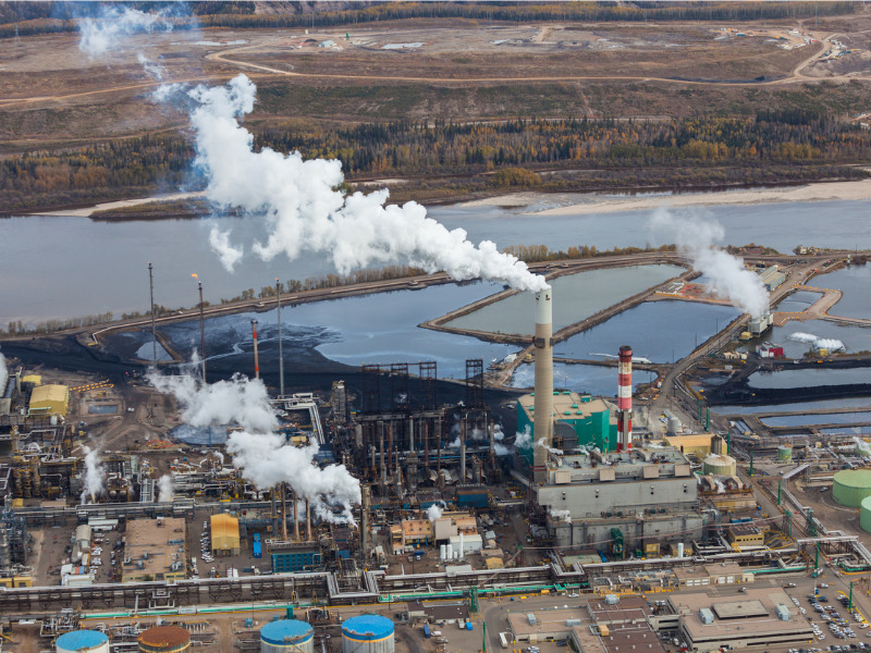 Twin polls suggest slim majority of Albertans support oil and gas emissions cap Image