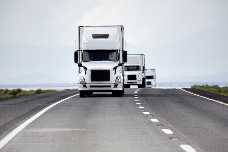 Why insurers urge better training for new commercial truck drivers Image
