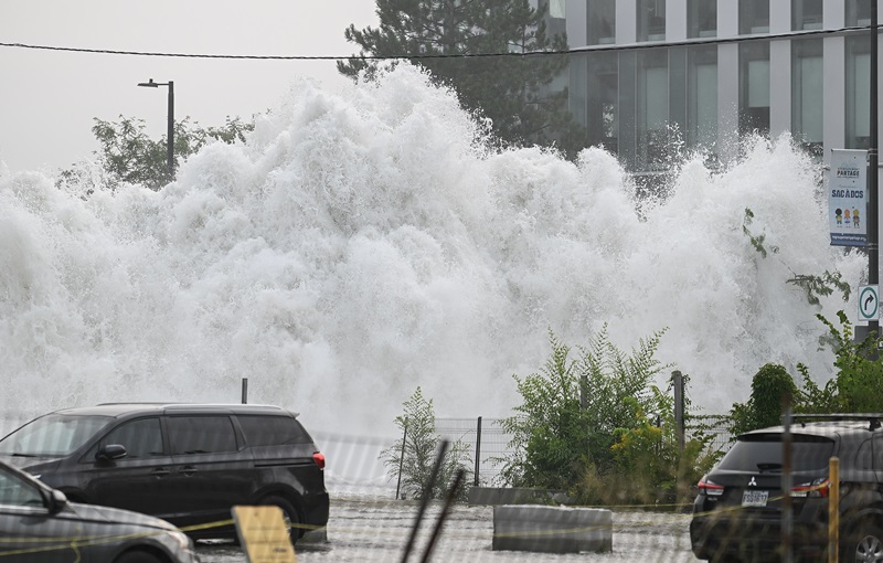 ‘Wall of water’ in Montreal after underground pipe breaks, floods streets and homes Image