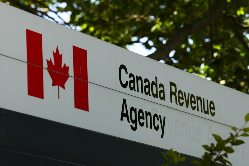 Privacy commissioner investigates CRA data breaches Image